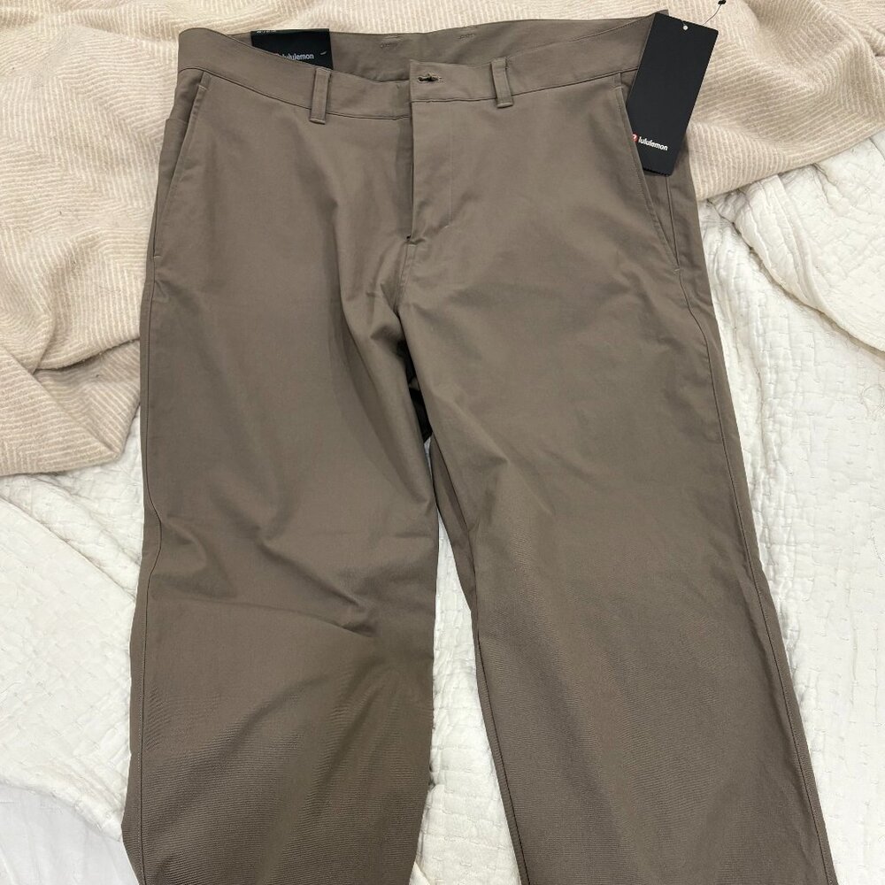 Lululemon Relaxed Tapered Trouser - Size 36 - Beige